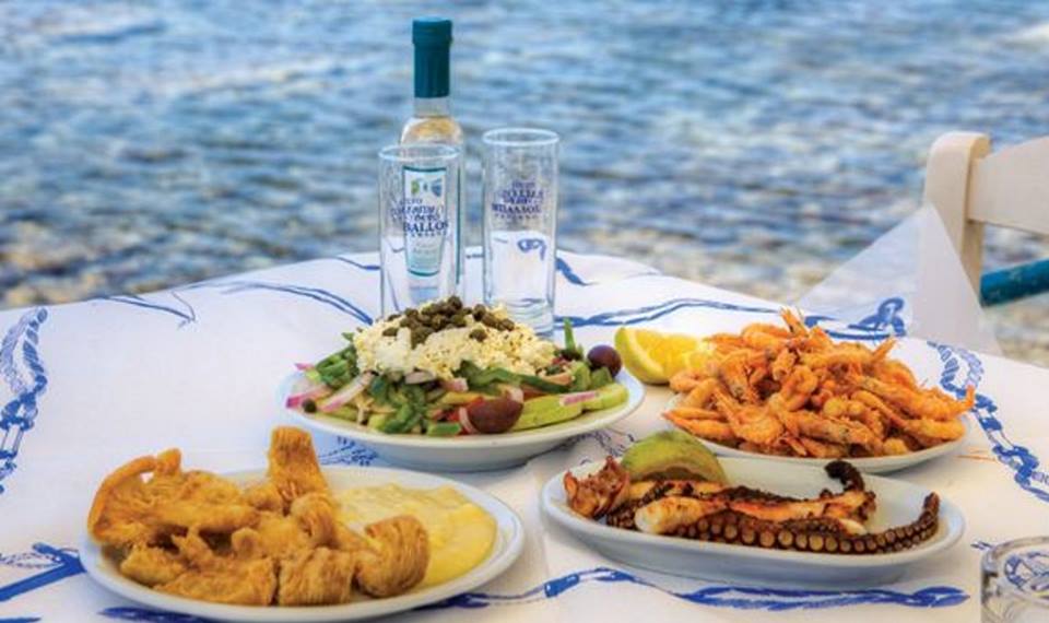 Ouzo as a way of life in Greek culture and cusine! - Porto Planet