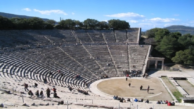 discover Theatre_of_Epidaurus