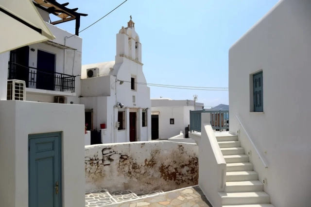 naxos white house
