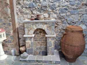 luxury-private-tours-crete-traditional-courtyard